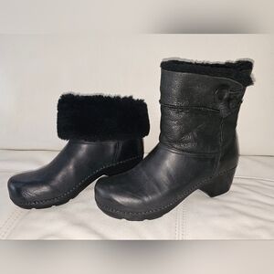 Dansko winter roll top shearling boots. 11.5/42